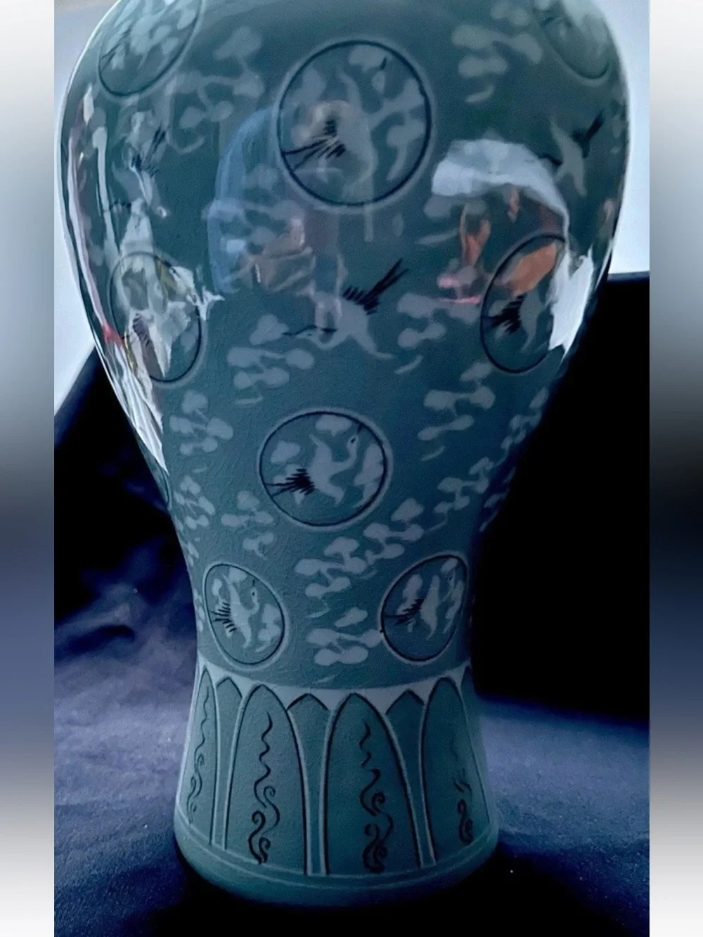 LARGE ANTIQUE KOREAN CELADON PORCELAIN VASE A THOUSAND CRANES 12.5